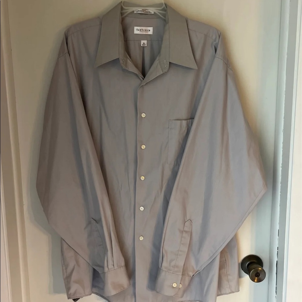 Van Heusen B/T dress shirt